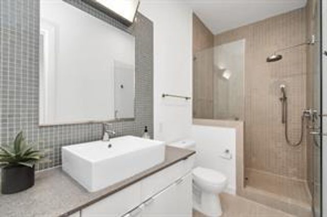 207 Pierce Street 301, Houston, TX 77002