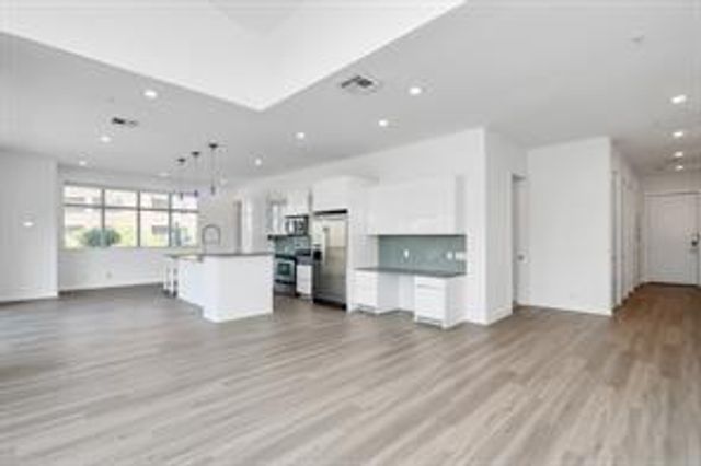 207 Pierce Street 301, Houston, TX 77002