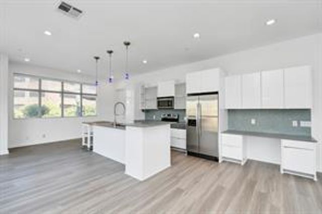 207 Pierce Street 301, Houston, TX 77002