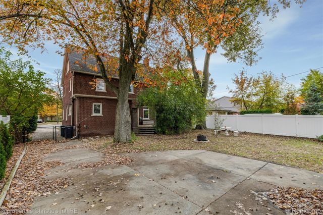 1409 Sunset Boulevard, Royal Oak, MI 48067