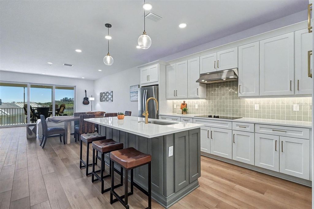 Image 11 of property listing at 9936 KEY HAVEN ROAD, Seminole, FL 33777