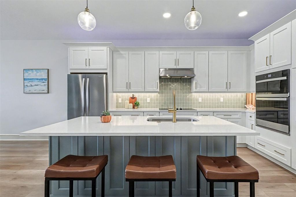 Image 12 of property listing at 9936 KEY HAVEN ROAD, Seminole, FL 33777