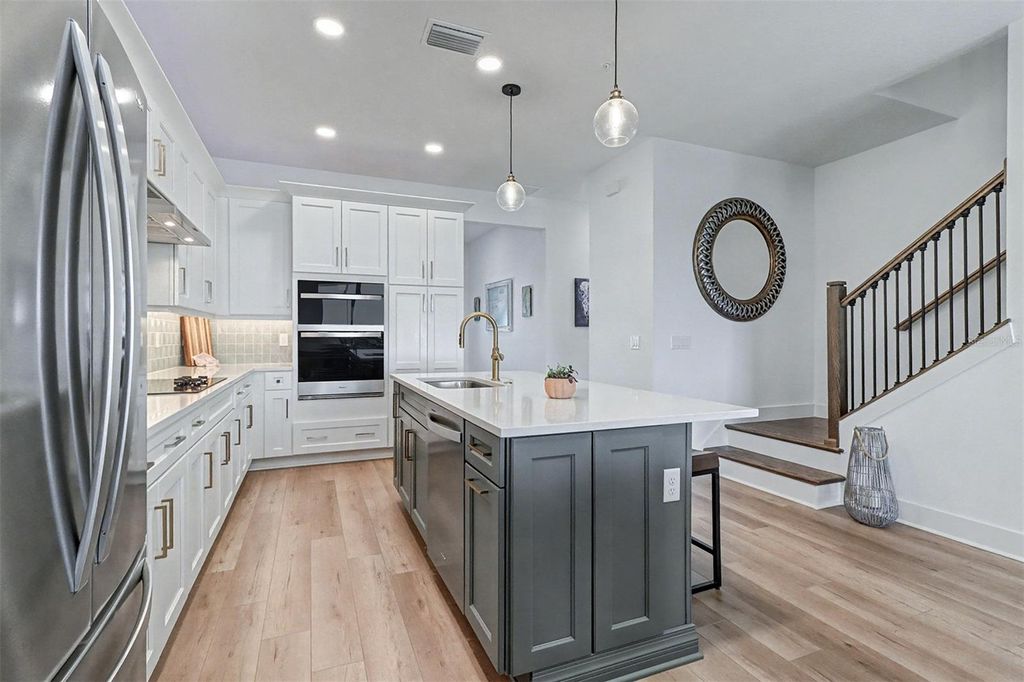 Image 13 of property listing at 9936 KEY HAVEN ROAD, Seminole, FL 33777