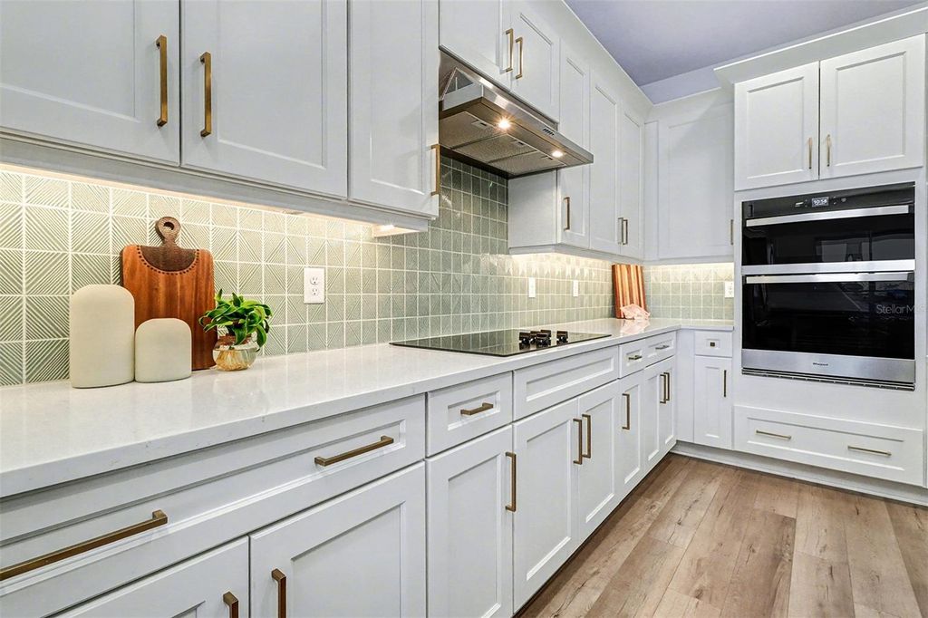 Image 14 of property listing at 9936 KEY HAVEN ROAD, Seminole, FL 33777