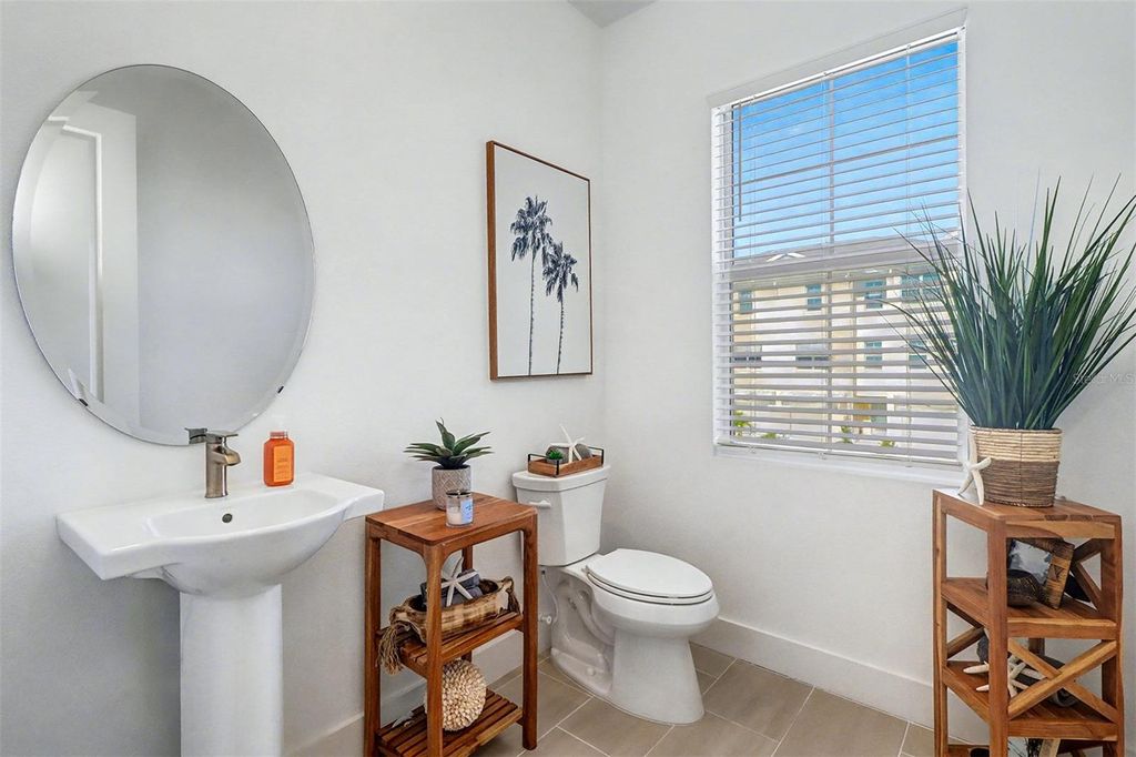 Image 17 of property listing at 9936 KEY HAVEN ROAD, Seminole, FL 33777