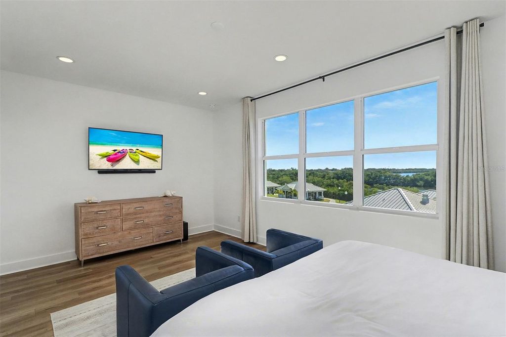 Image 23 of property listing at 9936 KEY HAVEN ROAD, Seminole, FL 33777