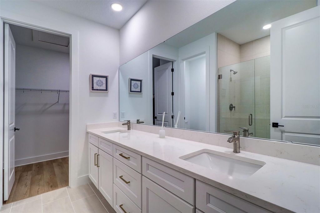 Image 25 of property listing at 9936 KEY HAVEN ROAD, Seminole, FL 33777