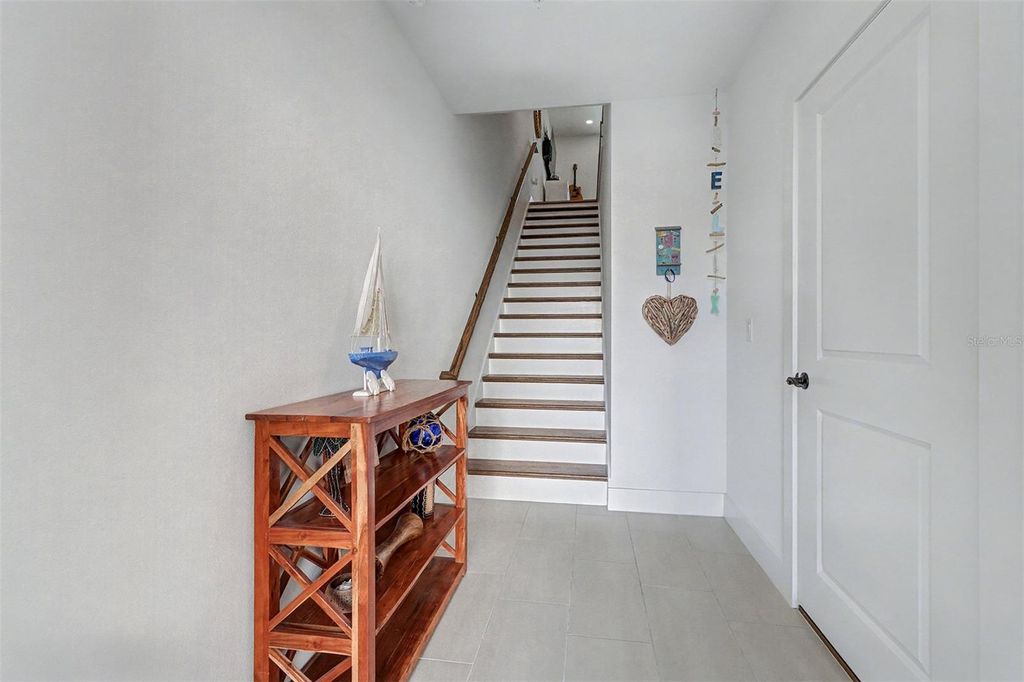 Image 4 of property listing at 9936 KEY HAVEN ROAD, Seminole, FL 33777