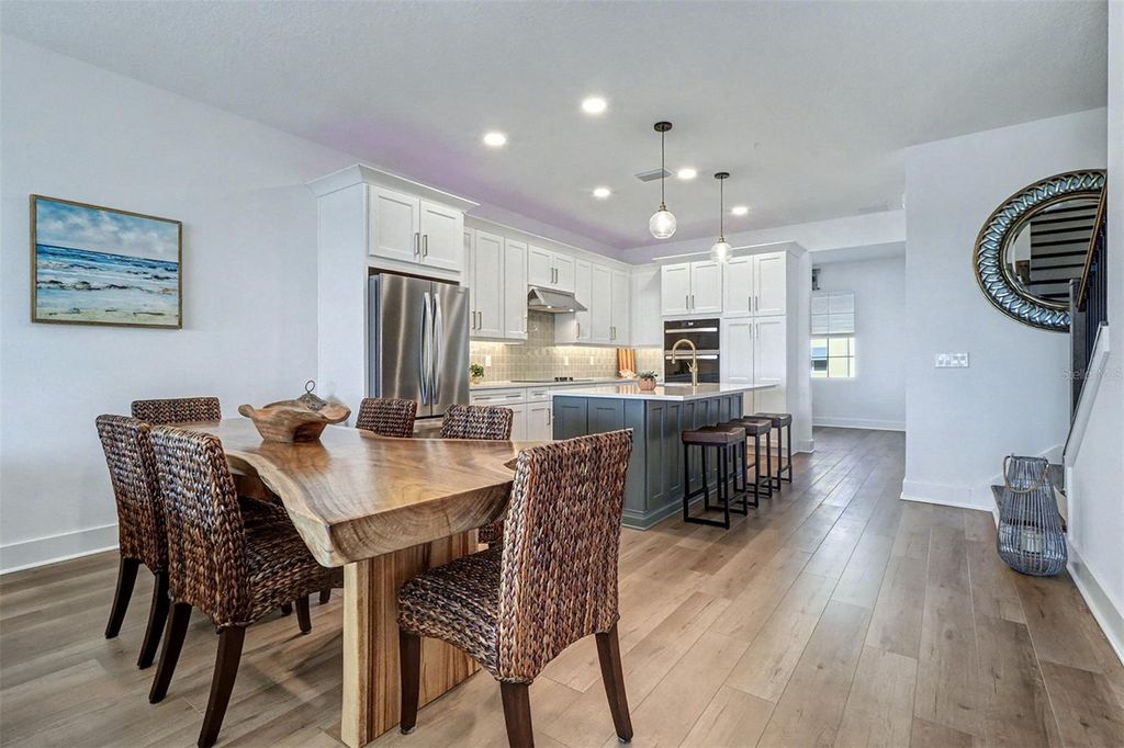 Image 10 of property listing at 9936 KEY HAVEN ROAD, Seminole, FL 33777