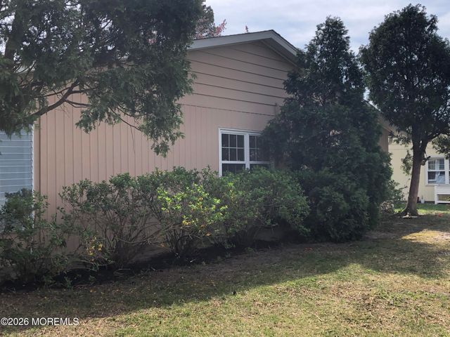 653F Plymouth Drive, Lakewood, NJ 08701