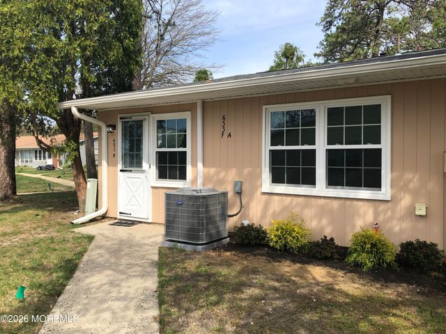 653F Plymouth Drive, Lakewood, NJ 08701