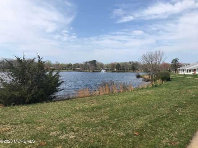 653F Plymouth Drive, Lakewood, NJ 08701