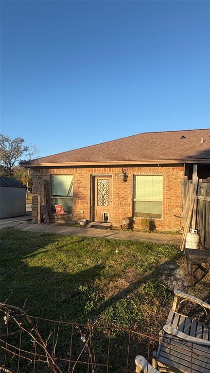 2433 Duncan Drive, Freeport, TX 77541