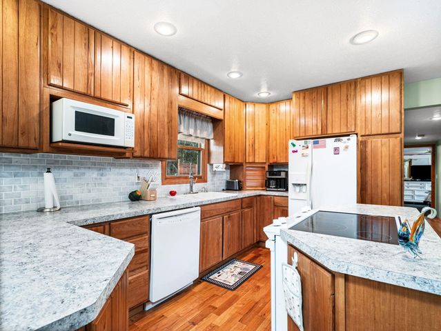 89 River Drive, Merritt, MI 49667