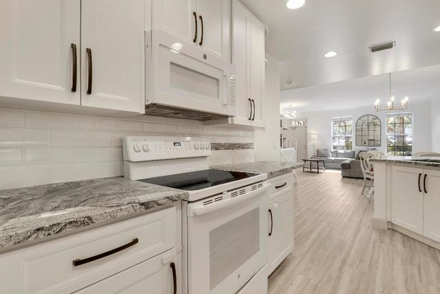 112 Wentworth Court, Jupiter, FL 33458