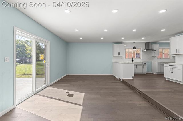 24369 Melody Lane, Taylor, MI 48180