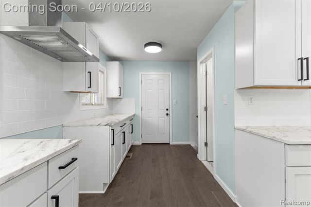 24369 Melody Lane, Taylor, MI 48180