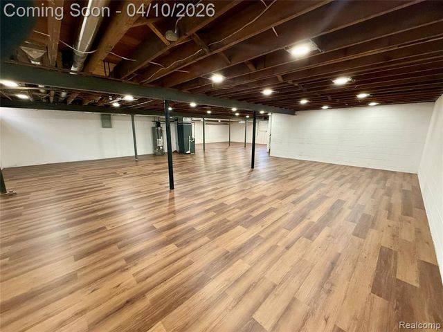 24369 Melody Lane, Taylor, MI 48180