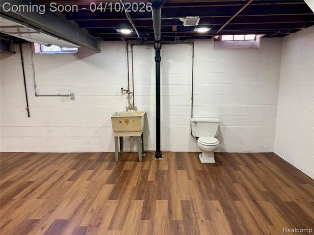 24369 Melody Lane, Taylor, MI 48180