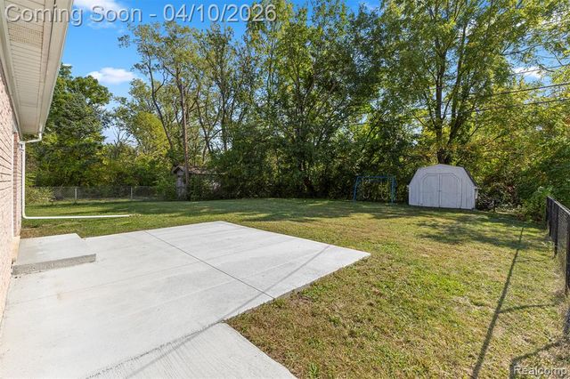 24369 Melody Lane, Taylor, MI 48180
