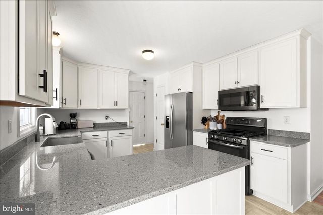 4 APPLER CT, Littlestown, PA 17340
