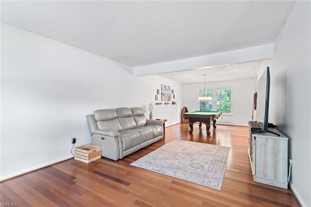 111 Hedgerow LN, Yorktown, VA 23693