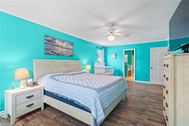 111 Hedgerow LN, Yorktown, VA 23693