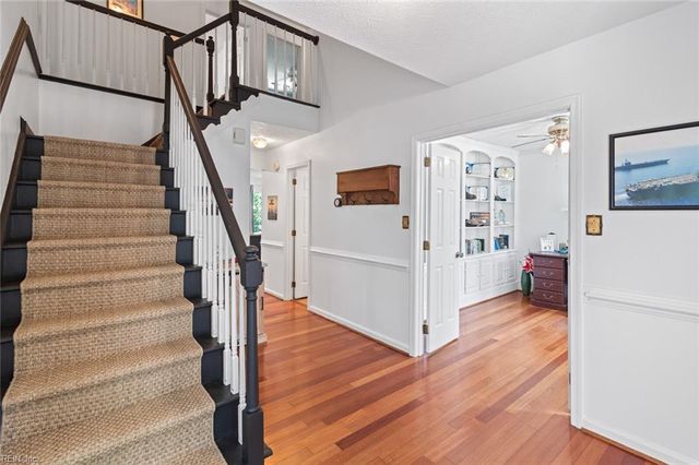 111 Hedgerow LN, Yorktown, VA 23693