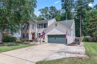 111 Hedgerow LN, Yorktown, VA 23693