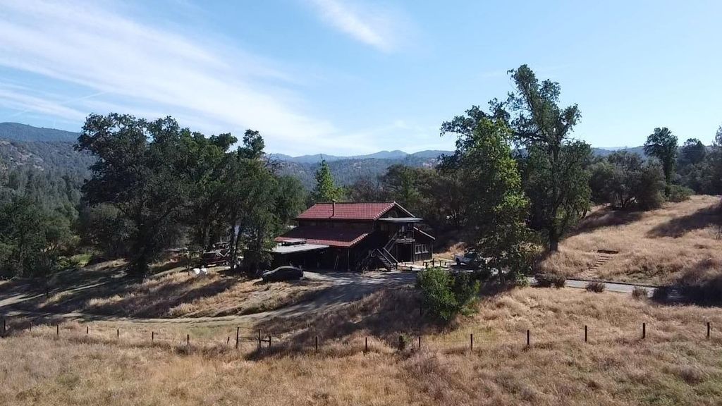 Image 1 of property listing at 50871 Road 200, O Neals, CA 93645