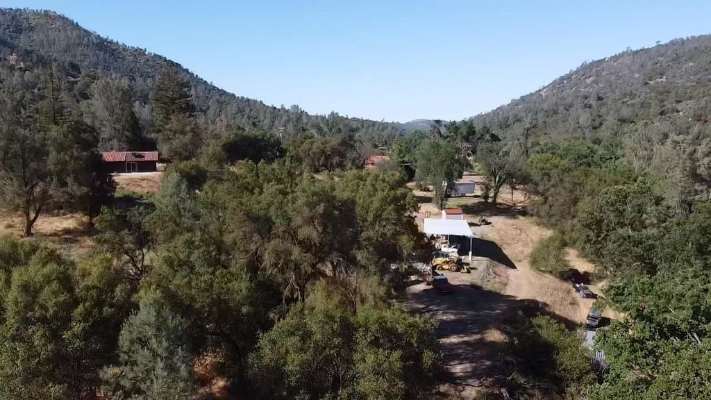 Image 8 of property listing at 50871 Road 200, O Neals, CA 93645