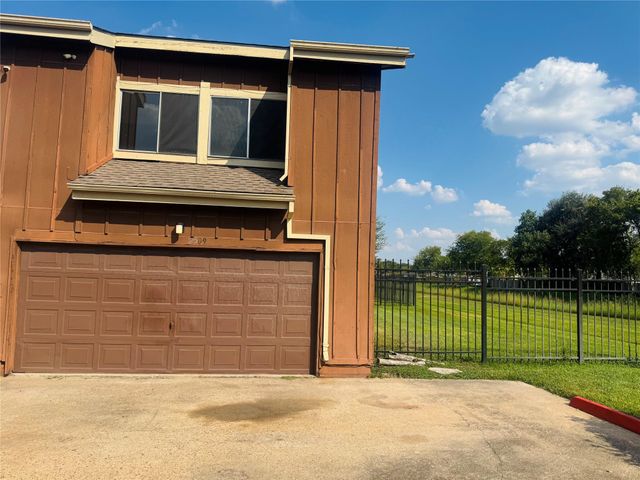 12509 Newbrook Dr Drive 331, Houston, TX 77072