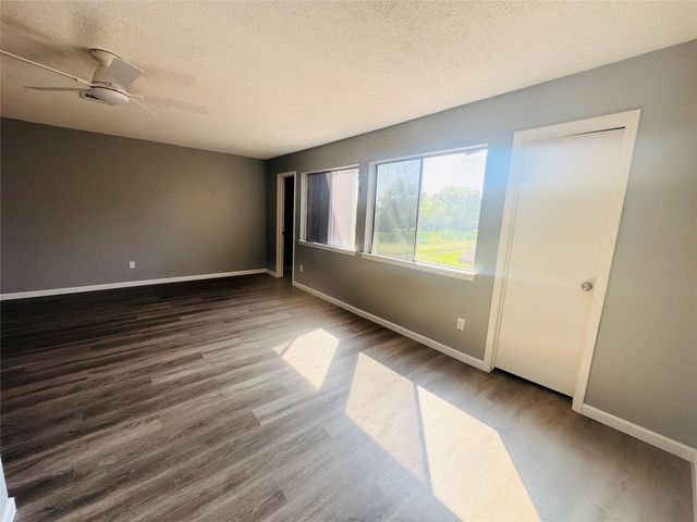 12509 Newbrook Dr Drive 331, Houston, TX 77072