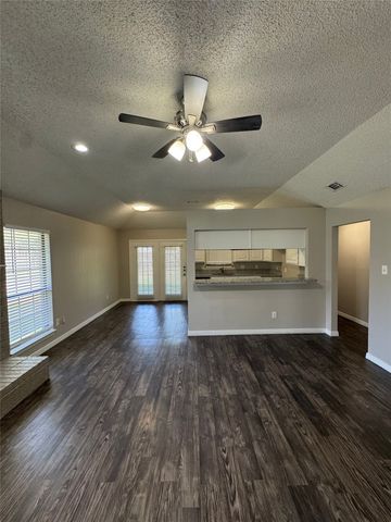 453 Little Valley Court, Fort Worth, TX 76108