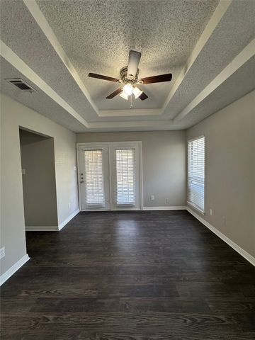453 Little Valley Court, Fort Worth, TX 76108
