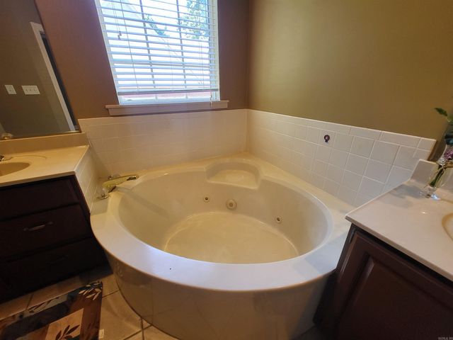 2604 Michael Lane, Jonesboro, AR 72404