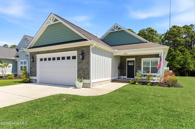 335 Lightning Bug Lane, Holly Ridge, NC 28445