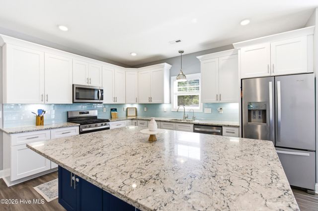 335 Lightning Bug Lane, Holly Ridge, NC 28445
