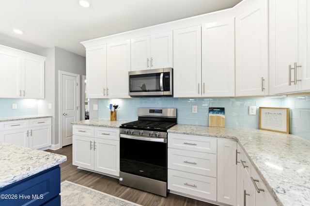 335 Lightning Bug Lane, Holly Ridge, NC 28445