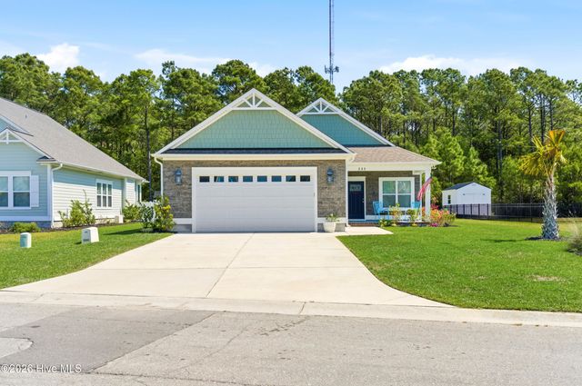 335 Lightning Bug Lane, Holly Ridge, NC 28445