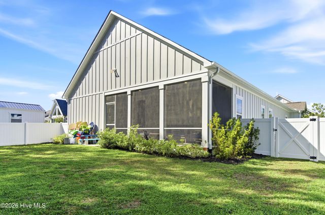 335 Lightning Bug Lane, Holly Ridge, NC 28445