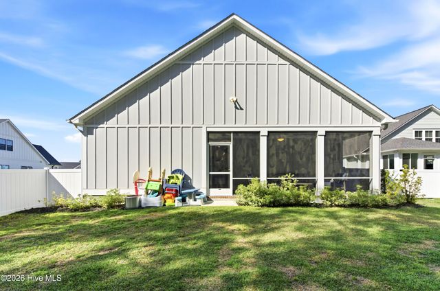 335 Lightning Bug Lane, Holly Ridge, NC 28445
