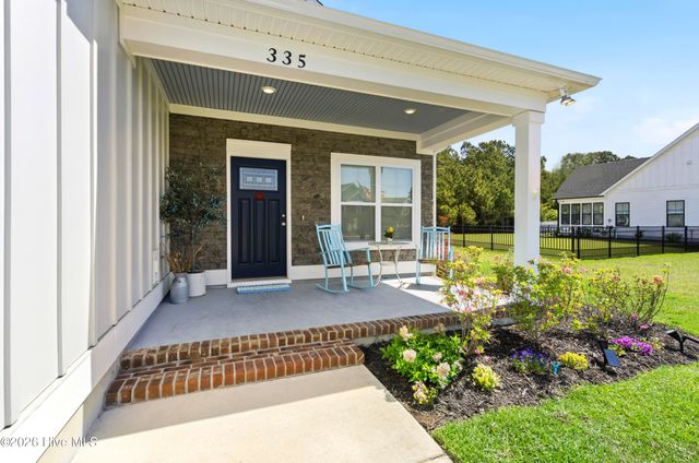 335 Lightning Bug Lane, Holly Ridge, NC 28445