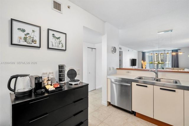 18100 N Bay Road 308, Sunny Isles Beach, FL 33160
