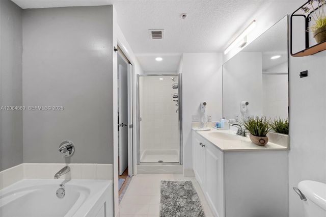 18100 N Bay Road 308, Sunny Isles Beach, FL 33160