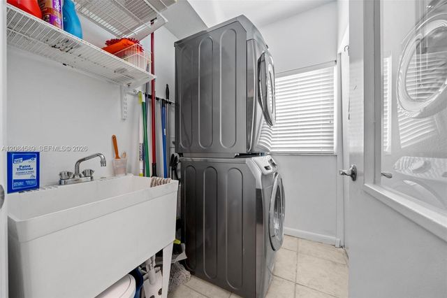18100 N Bay Road 308, Sunny Isles Beach, FL 33160