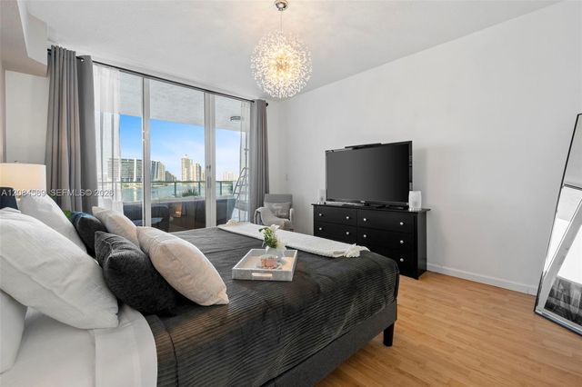 18100 N Bay Road 308, Sunny Isles Beach, FL 33160