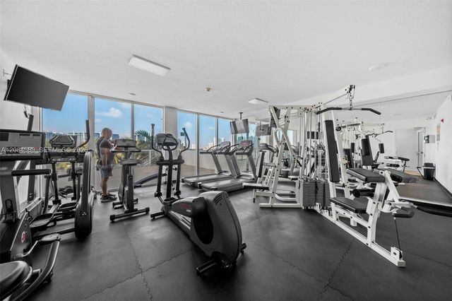 18100 N Bay Road 308, Sunny Isles Beach, FL 33160