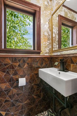 1929 James Avenue S, Minneapolis, MN 55403