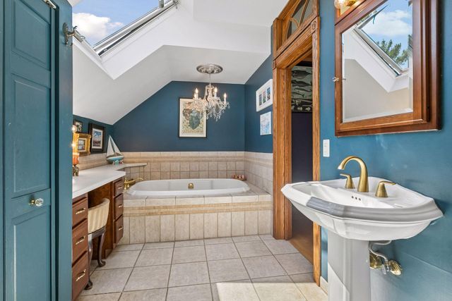 1929 James Avenue S, Minneapolis, MN 55403